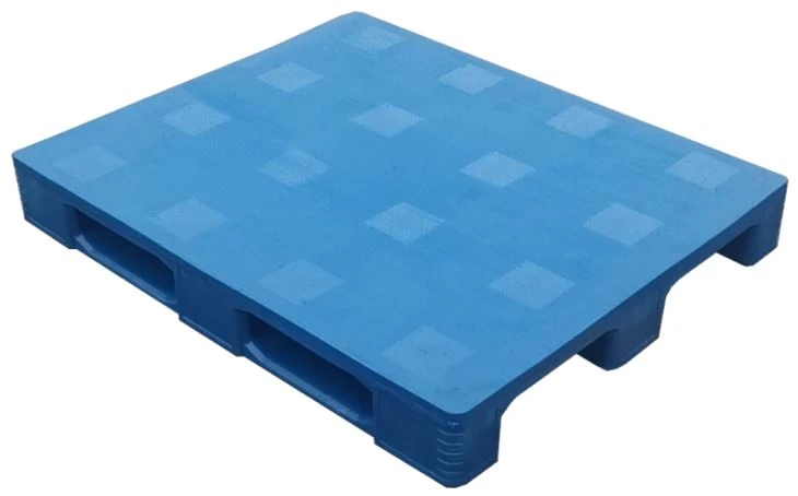 Paleta de plástico con superficie plana y superficie lisa